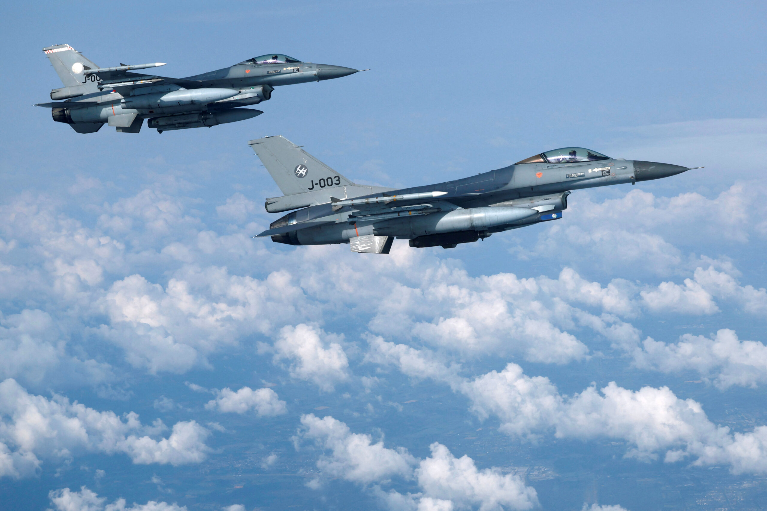 Вашингтон отправляет эскадрилью самолетов F-16 для усиления своих возможностей в Сирии и Ираке