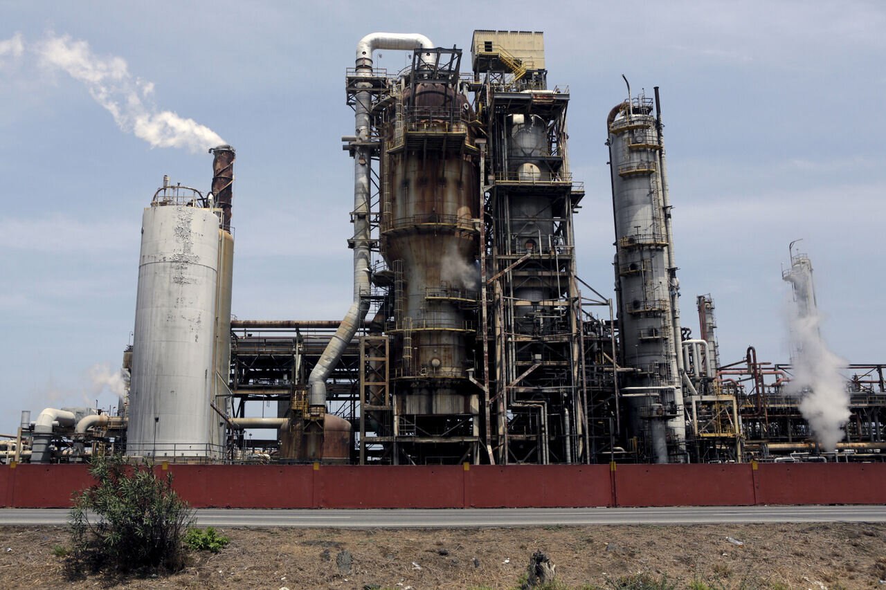 Иран, Венесуэла и Асад подписали нефтяное соглашение в обход санкций
