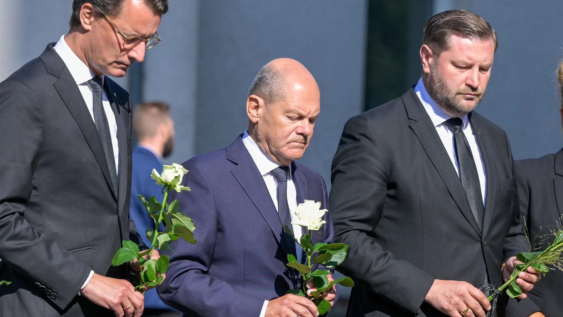 Germany Debates Deportation Push after ISIS-Linked Knife Attack
