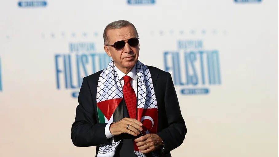 Erdogan Criticizes Israel, Warns of Potential Intervention