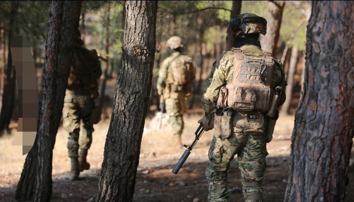 HTS Special Forces Conduct Raid on Regime Military HQ in Response to Russian Airstrikes