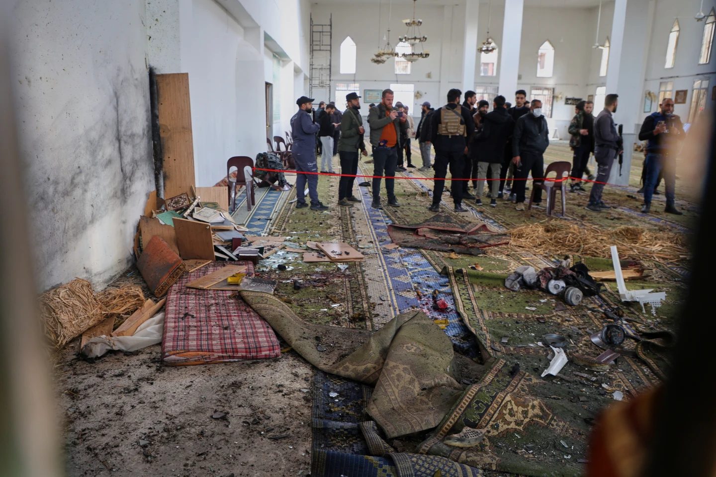 Mosque Bombing Kills Eight in Homs as ISIS Pressure Mounts