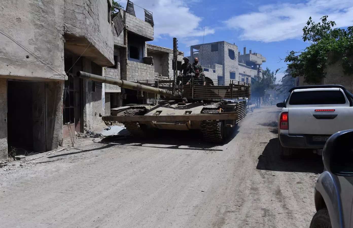 Regime Forces Seize Civilian Homes and Turn them into Bases