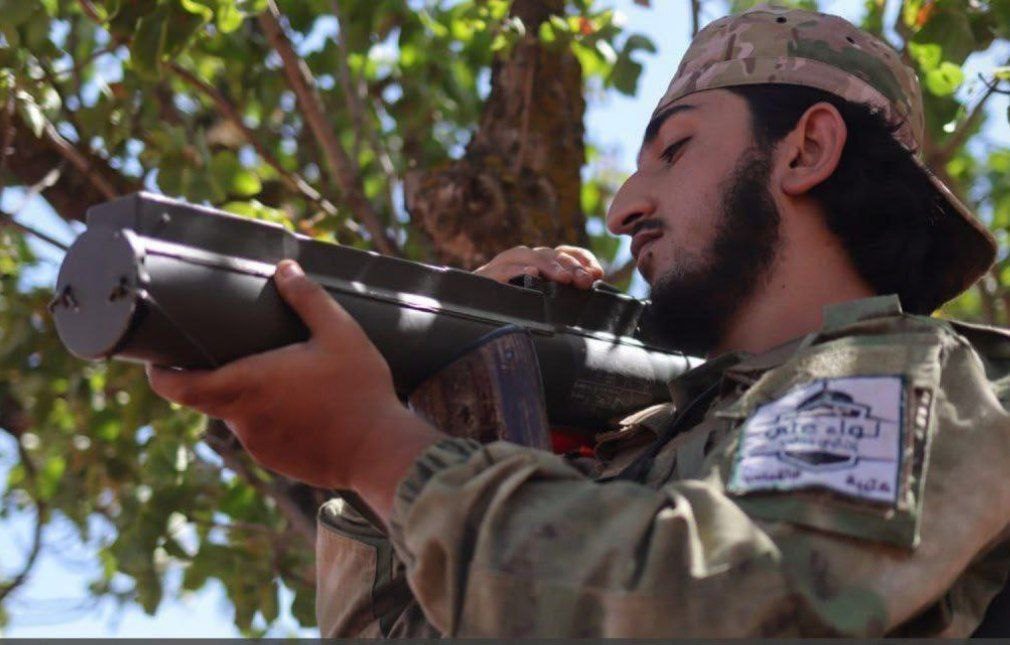 FMOR Launches Attack on Iranian Troops in Idlib’s Occupied Saraqib City